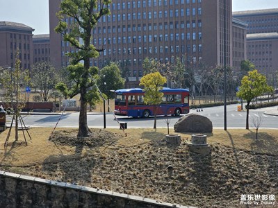 【返程路上】+回学校了