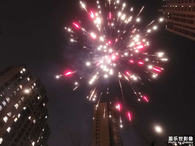 【元宵纳福】+ 烟花爆竹