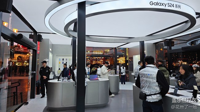 【山城S24快闪店】S24闪现解放碑 一起来看看吧