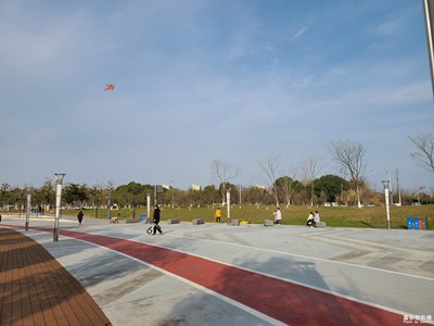 【早春】+ 放风筝