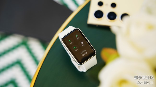 轻巧时尚 佩戴舒适 三星Galaxy Fit3图赏
