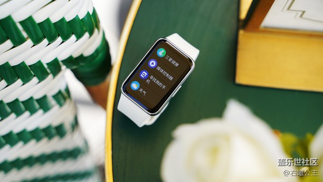 轻巧时尚 佩戴舒适 三星Galaxy Fit3图赏