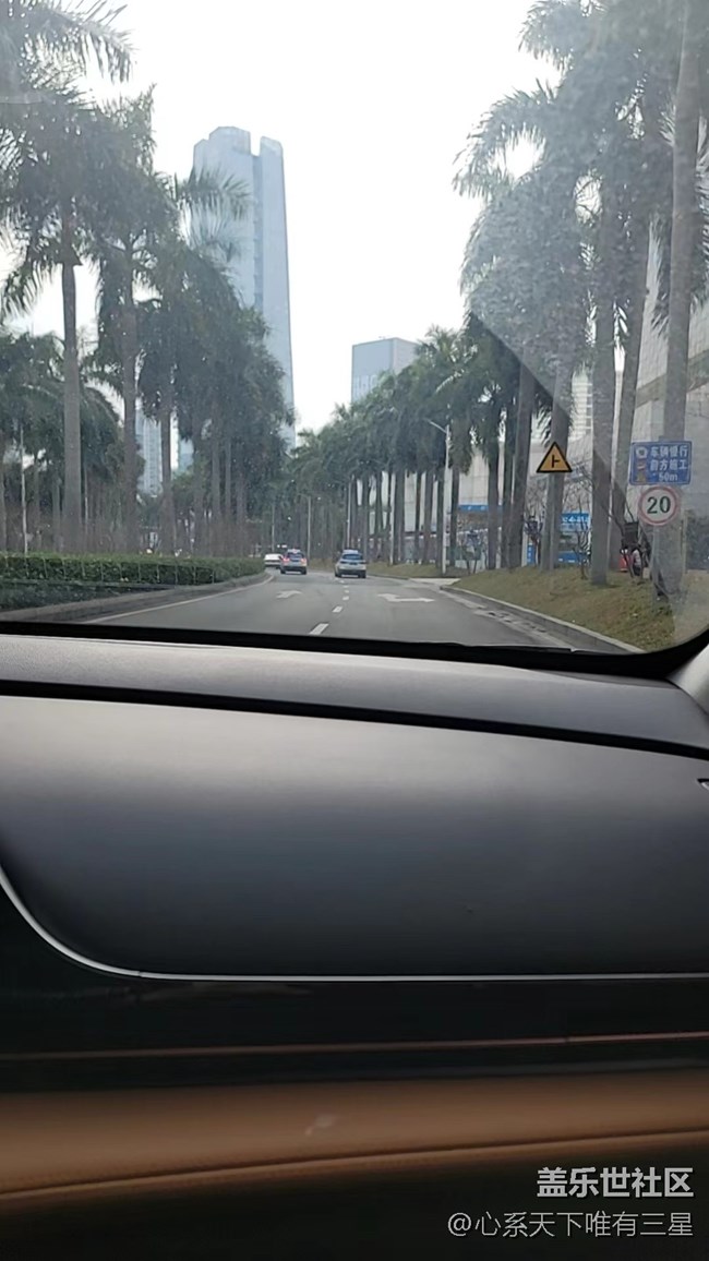 【长焦的美】不一样的城市，左右相反的车辆