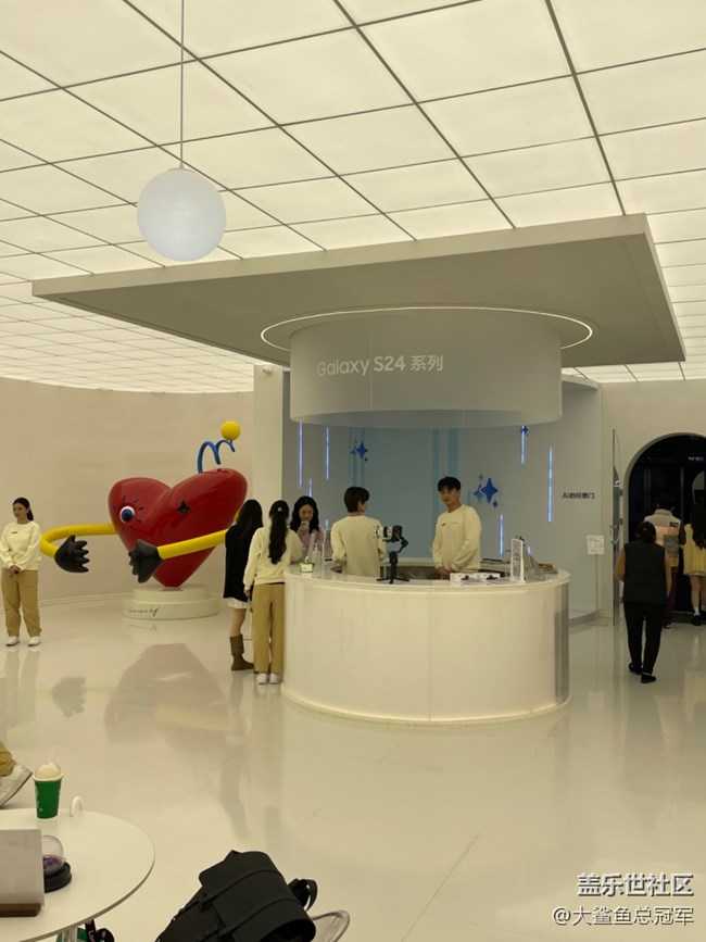 3.31 参观三星快闪店