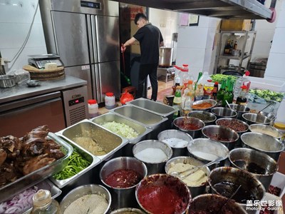 【快乐假日】+ 劳动人民最光荣