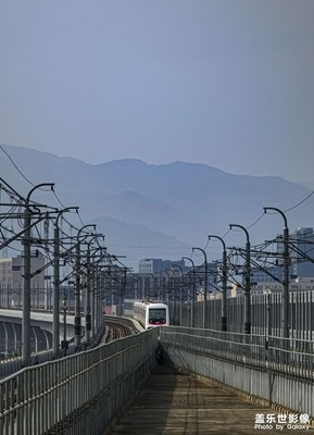 三星S24UItra长焦下的南昌地铁四号线高架段
