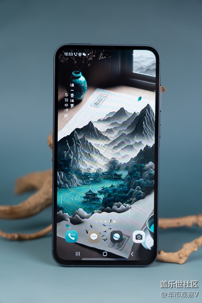 三星Galaxy A55来的6.6英寸MOLED显示屏视觉观感