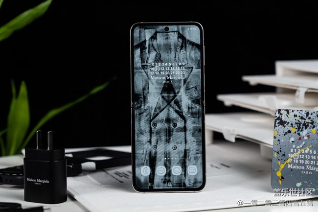 Galaxy Z Flip5 Maison Margiela限量版图赏
