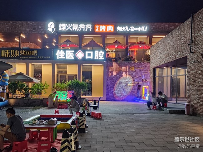 【色彩与光影的邂逅】夜色下的游乐园