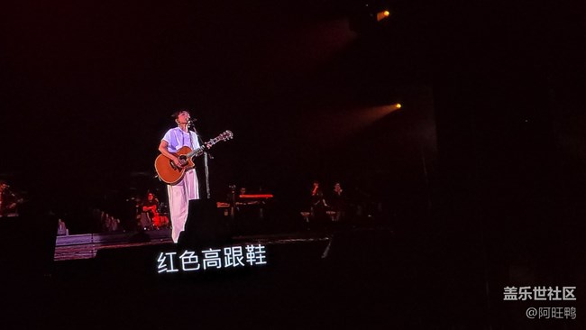 S24系列百倍变焦看演唱会