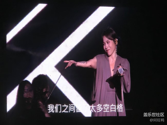 S24系列百倍变焦看演唱会