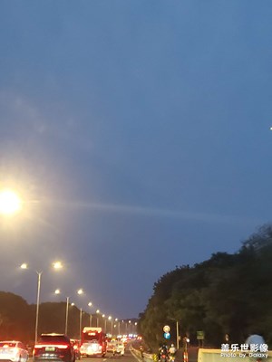 【夏日丽影】+夜晚的灯光