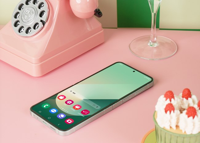 小巧精致 气质不凡 Galaxy Z Flip6图赏