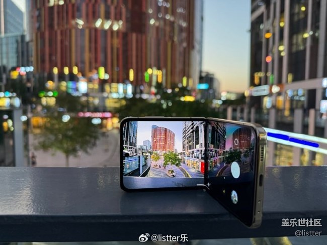 买了折叠屏手机的你是不是已经体验过多角度悬停拍照功能了？