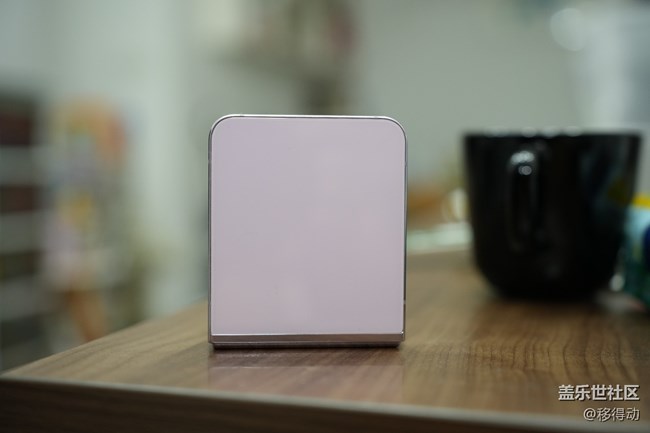 三星Galaxy Z Flip5背板耐用性 三星Galaxy Z Flip5背板耐用性