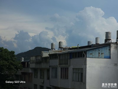 阳光明媚