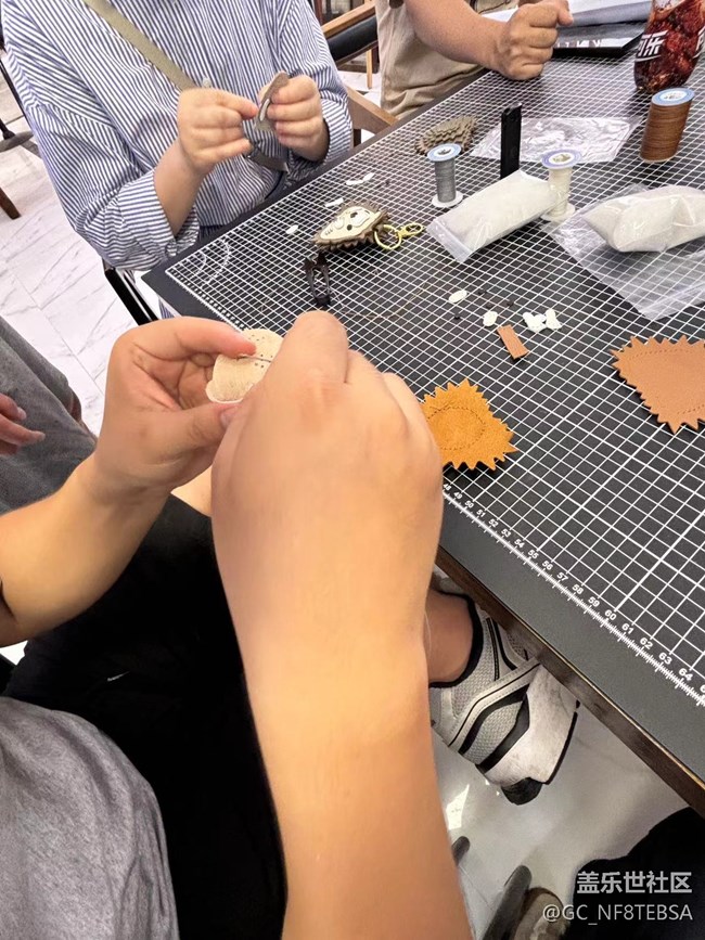 皮具店的静物摄影——皮具DIY初体验：随手一拍的惊喜