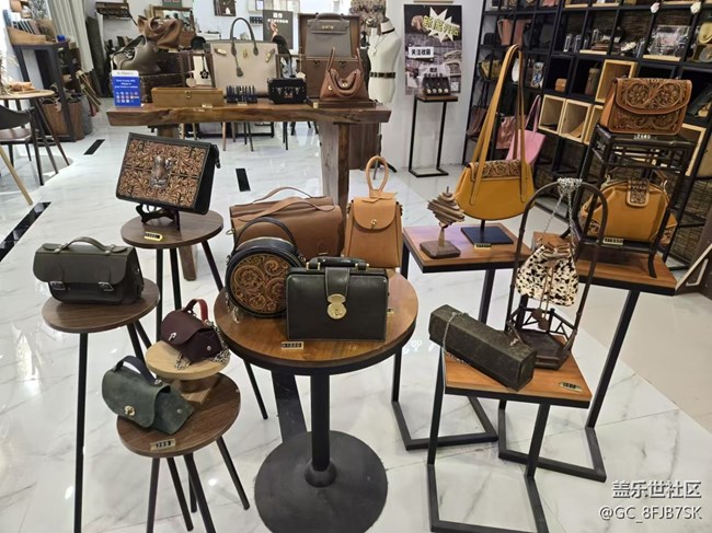 皮具店的静物摄影《一次手工皮具和摄影的亲密接触》