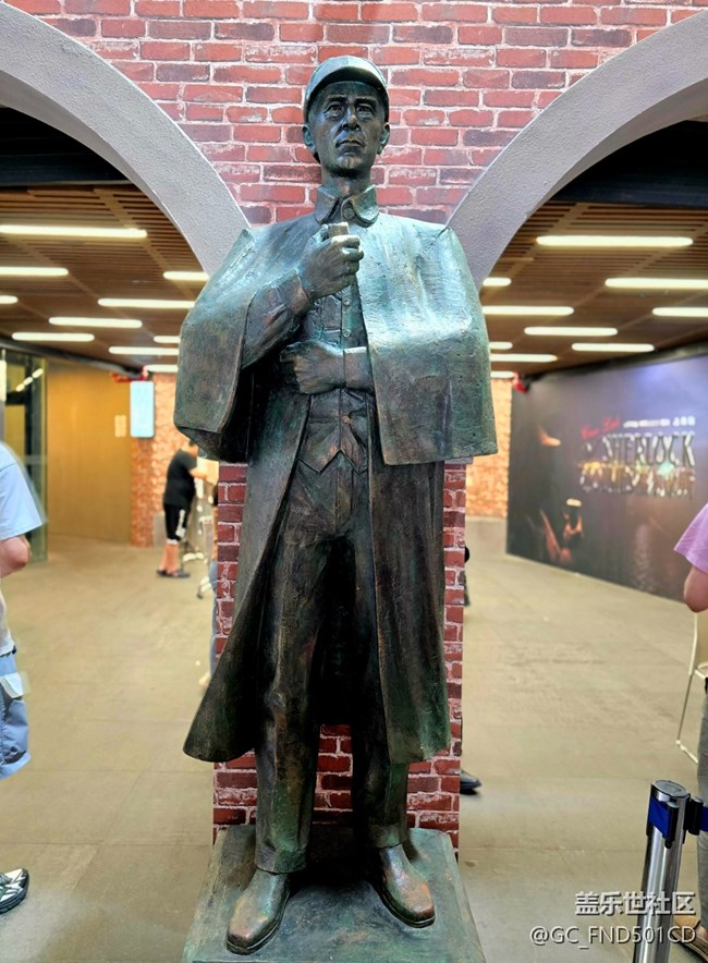 【福尔摩斯展线下摄影活动】+ AI去路人