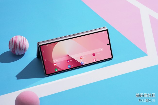 轻薄身姿 脱颖而出 三星Galaxy Z Fold6图赏