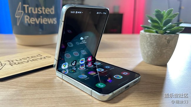 【我最喜欢的三星折叠手机】+Galaxy Z Flip5：时尚与科技的完美融合