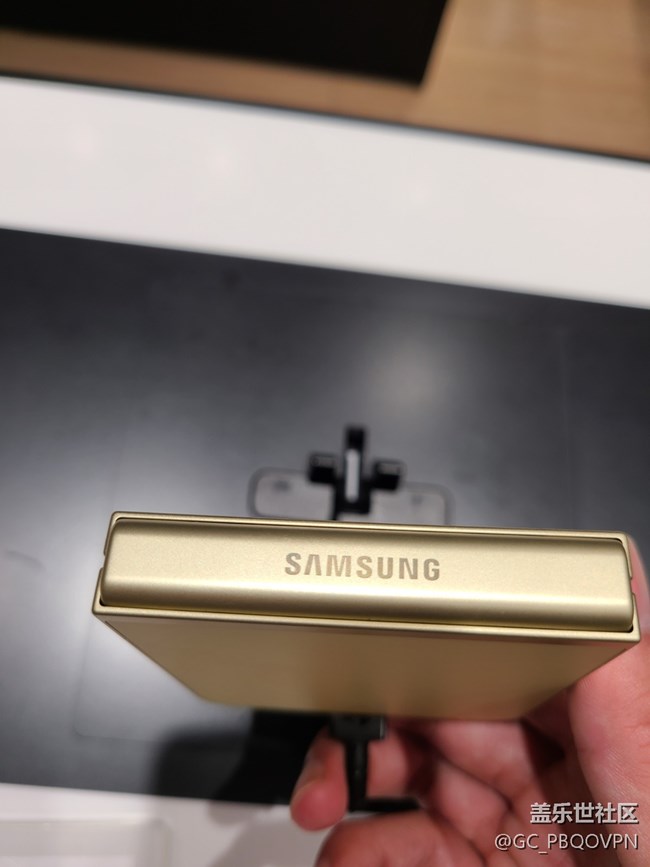 【我最喜欢的三星折叠手机】Z flip6