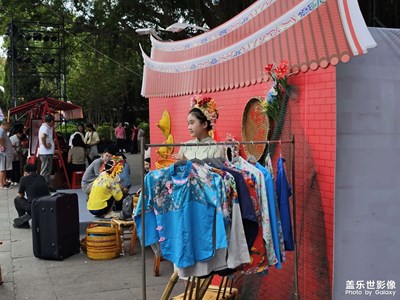 【金九银十迎双节】古城人潮涌动