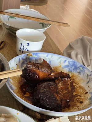 【快乐假日】+  肘子配酒