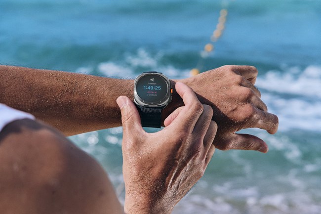 和三星 Galaxy Watch Ultra 一起尽情探索，无畏前行！