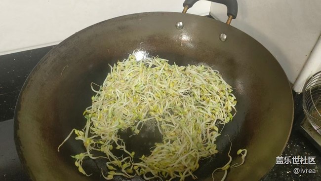 【秋季霸王餐】香肠炒豆芽