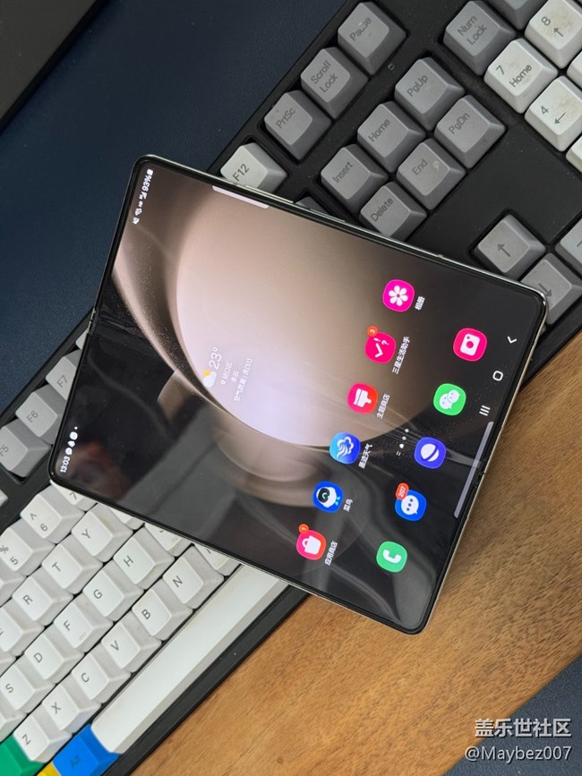 折叠屏耐用性还挺不错的