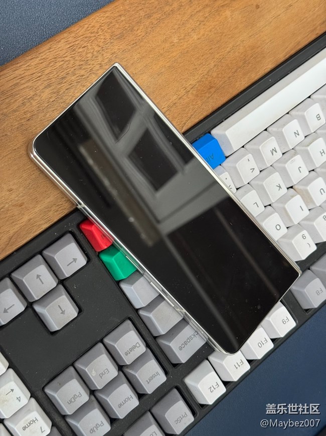 折叠屏耐用性还挺不错的