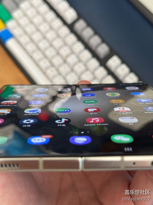 折叠屏耐用性还挺不错的