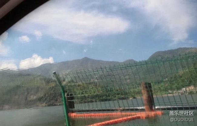 【秋意浓】湖边