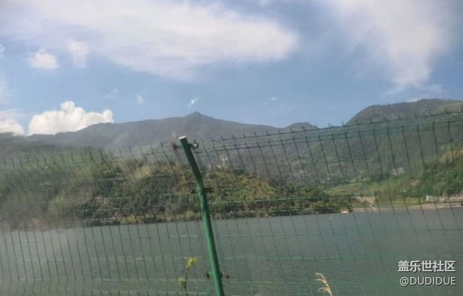 【秋意浓】湖边