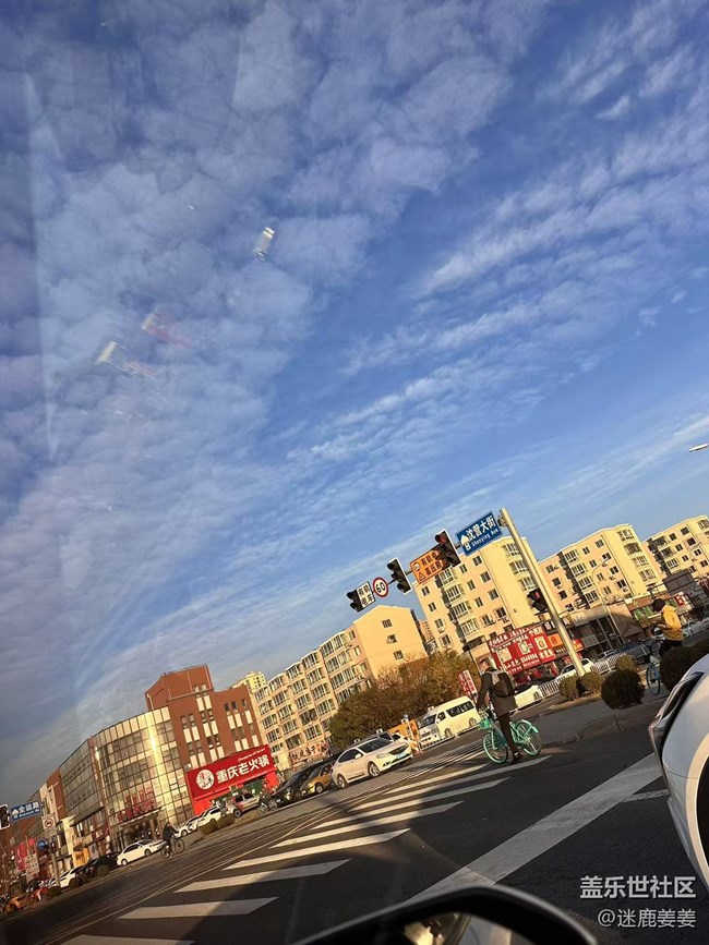 【初冬来】上班路上，路人行色匆匆