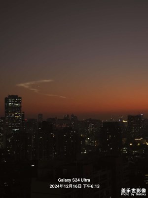 落日与星空，只有在晚霞才能相遇与相爱。