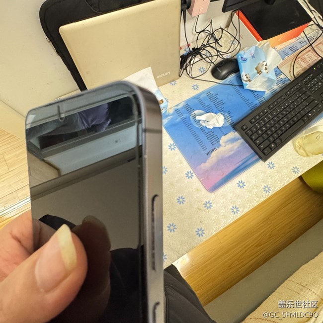 三星24+边框掉漆还是氧化