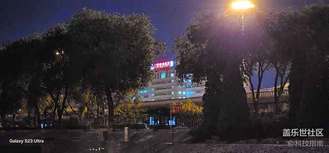 客观：华为Mate60Pro+与三星S23U对比评测，2025年还值得入手吗