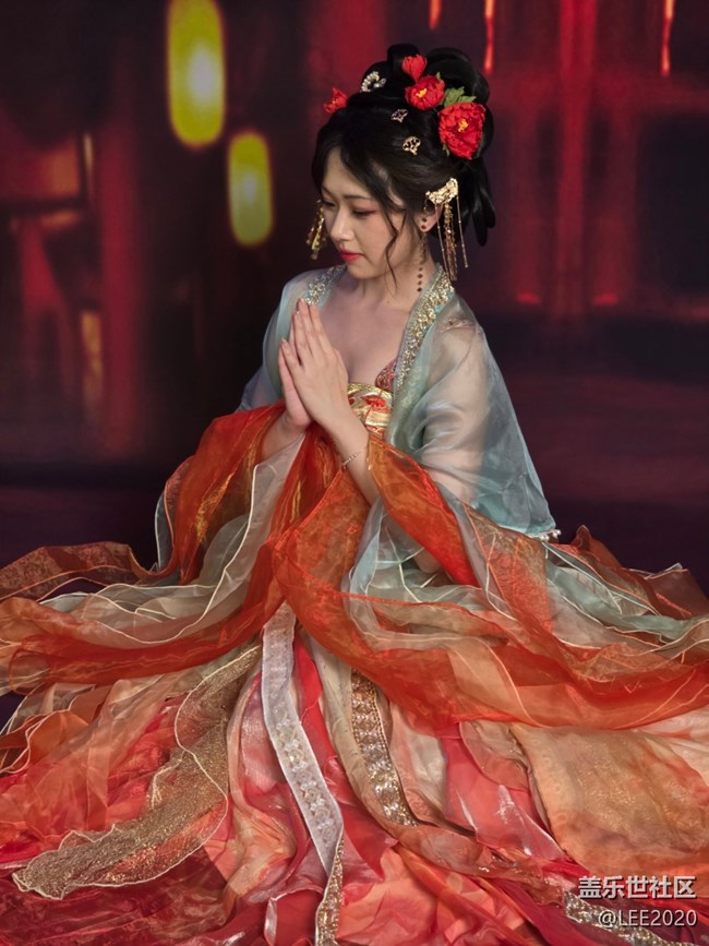 【新年到】红衣翩翩贺新春