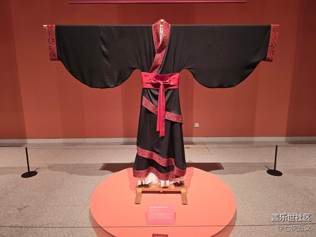 【新年到】民族服饰 精彩绝伦