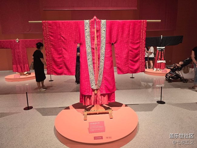 【新年到】民族服饰 精彩绝伦