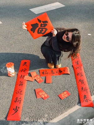 【金蛇转好运】来一组春节喜庆人像