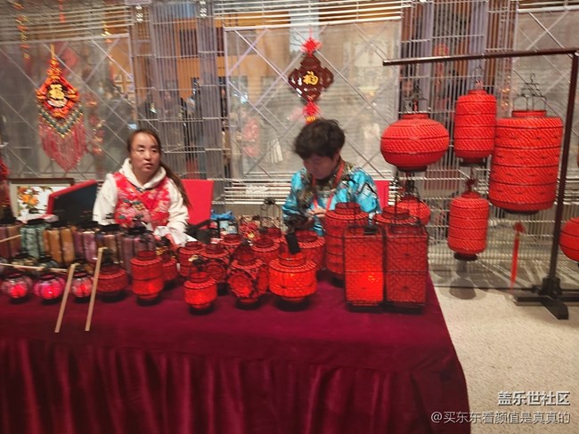 【冬日下的年味】看展览的人啊