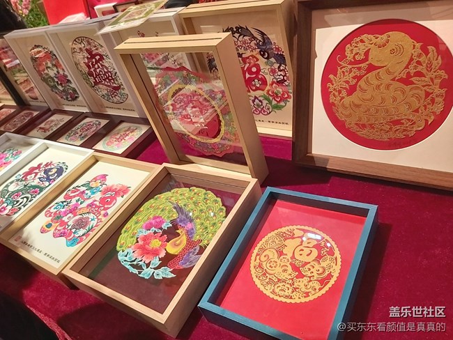 【冬日下的年味】春节展览的集市