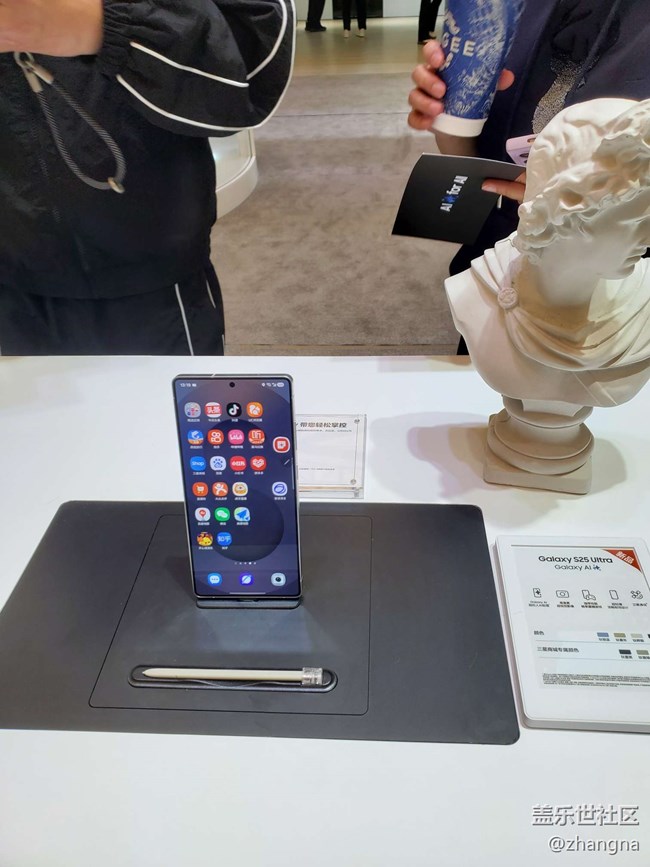 【三星AWE展区】+三星AWE展区定格科技与艺术的光影瞬间