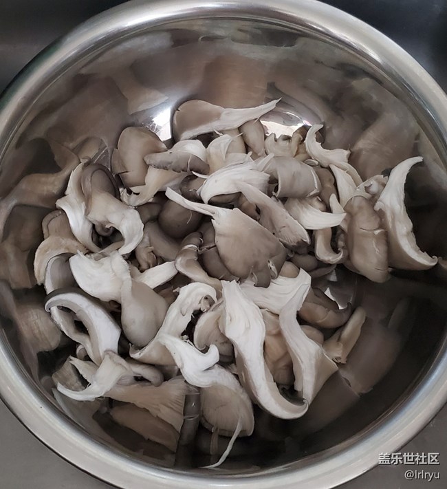 【我自己做的美食】炒平菇