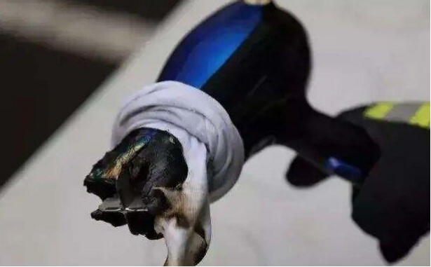 劣质吹风机的危害有哪些？警惕出油干燥四大陷阱风险