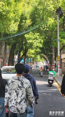 走在古街上