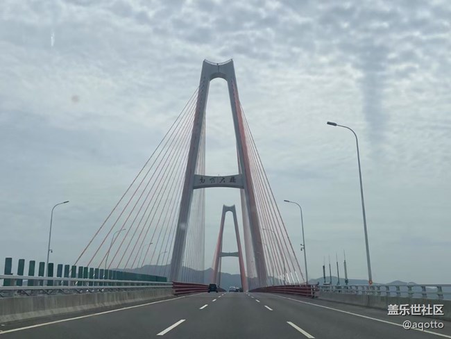 【带上折叠屏过五一】